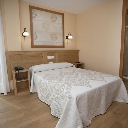 Hotel Novoa Sarria Bagian luar foto