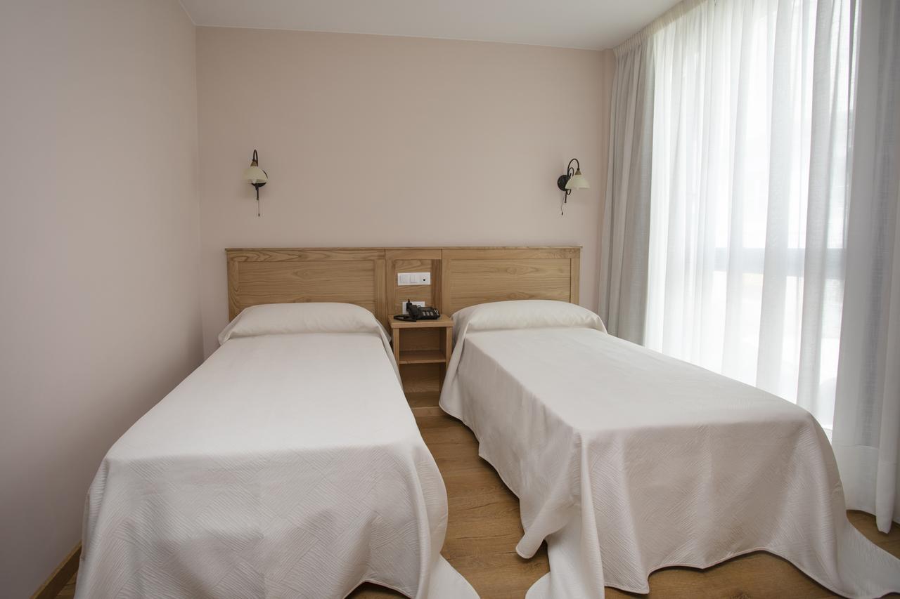 Hotel Novoa Sarria Bagian luar foto