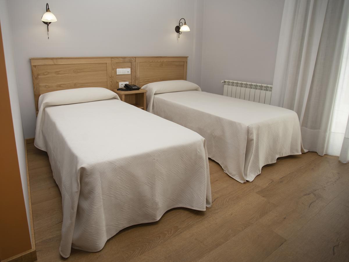 Hotel Novoa Sarria Bagian luar foto